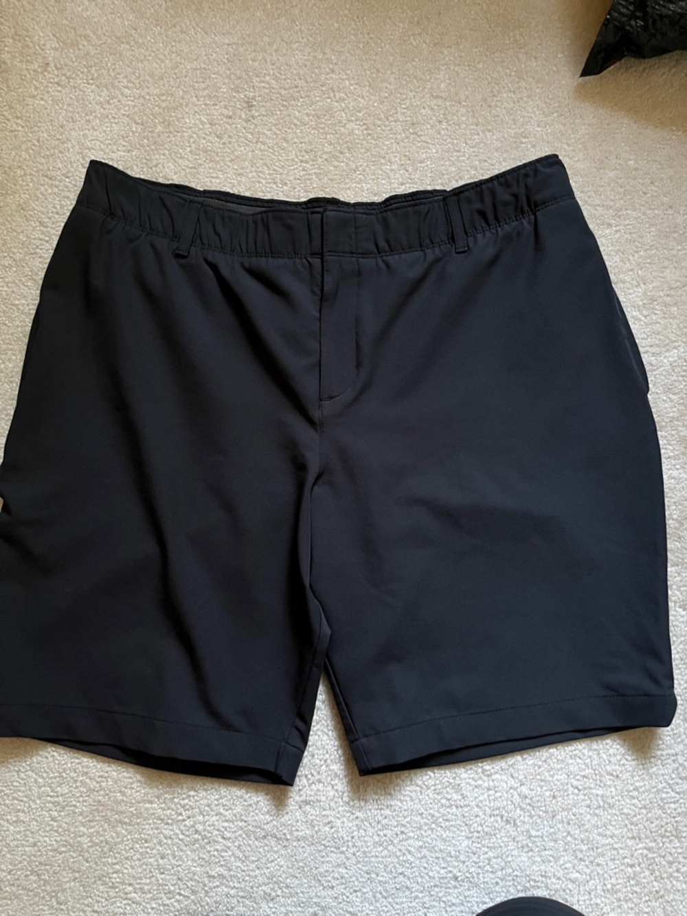 Under Armour women's navy Athletic Flat-Front Shorts Sz 14